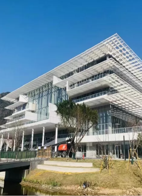 UHPC, Proyecto de implementación decorativa de colgantes de la pared de la cortina HPC Proyecto de implementación